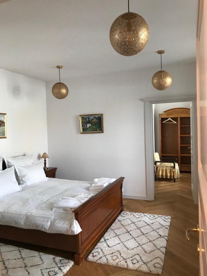Augsburg Apart Piatra Neamţ Extérieur photo