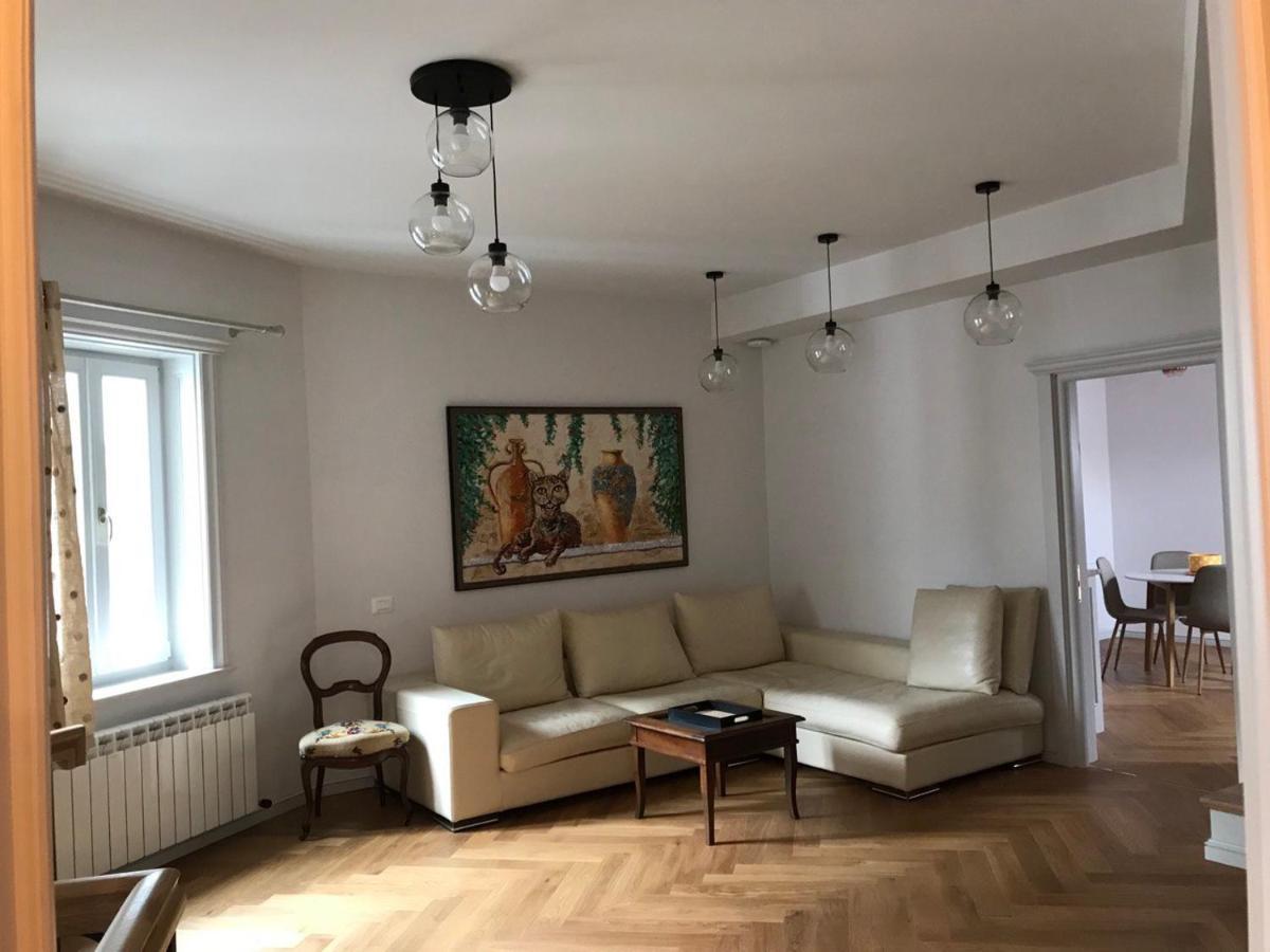 Augsburg Apart Piatra Neamţ Extérieur photo