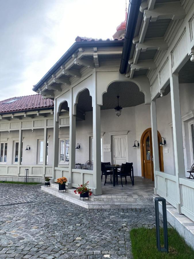 Augsburg Apart Piatra Neamţ Extérieur photo