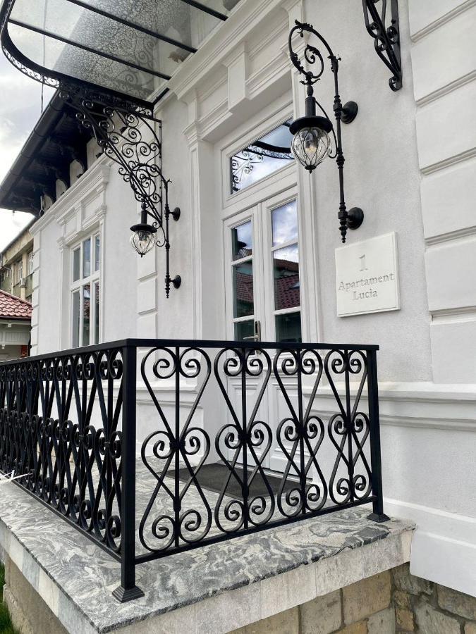 Augsburg Apart Piatra Neamţ Extérieur photo