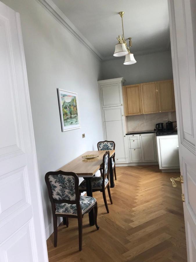 Augsburg Apart Piatra Neamţ Extérieur photo