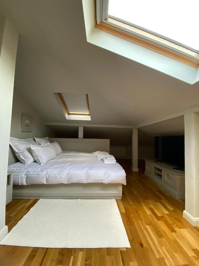 Augsburg Apart Piatra Neamţ Extérieur photo