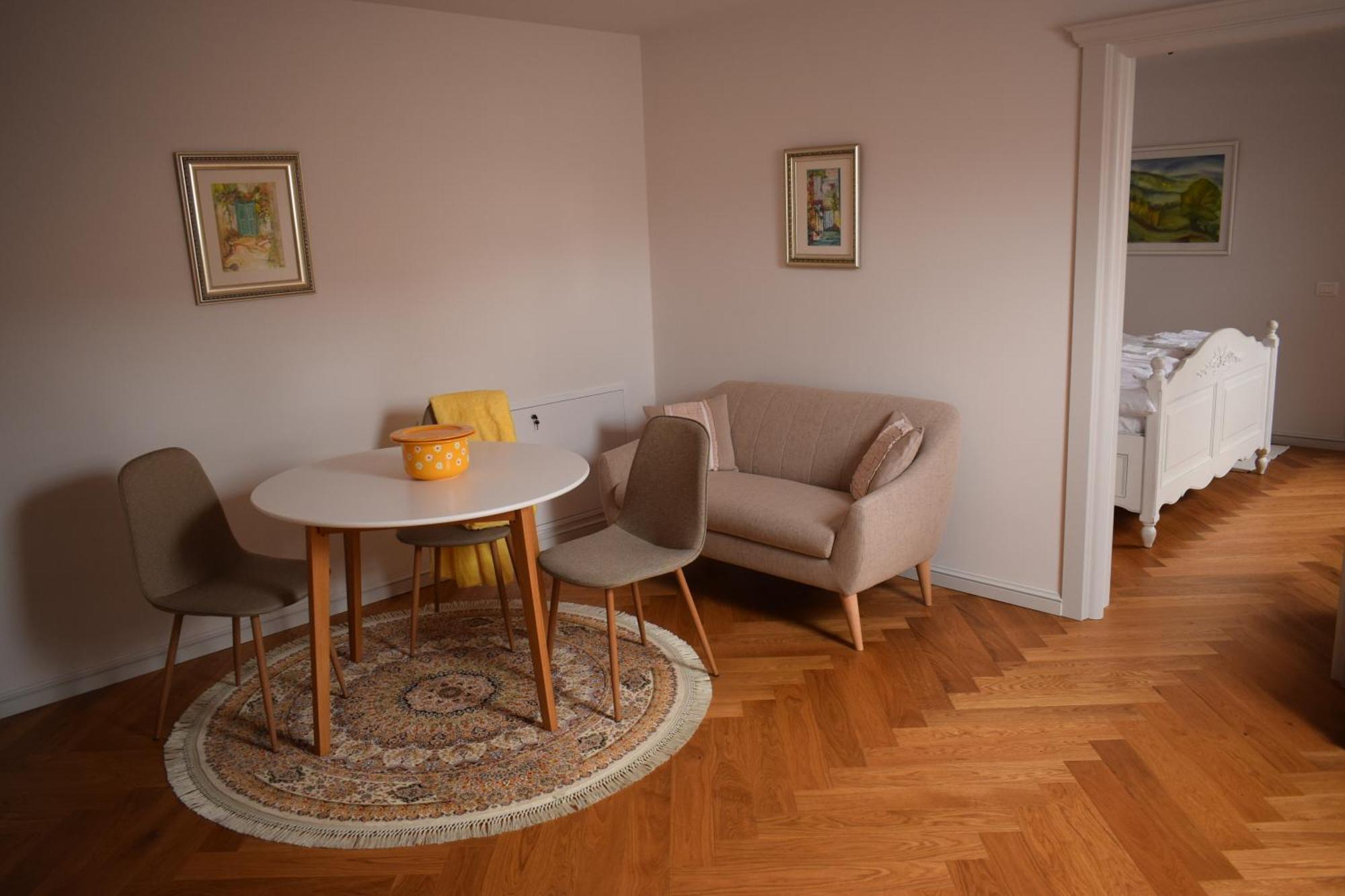 Augsburg Apart Piatra Neamţ Extérieur photo