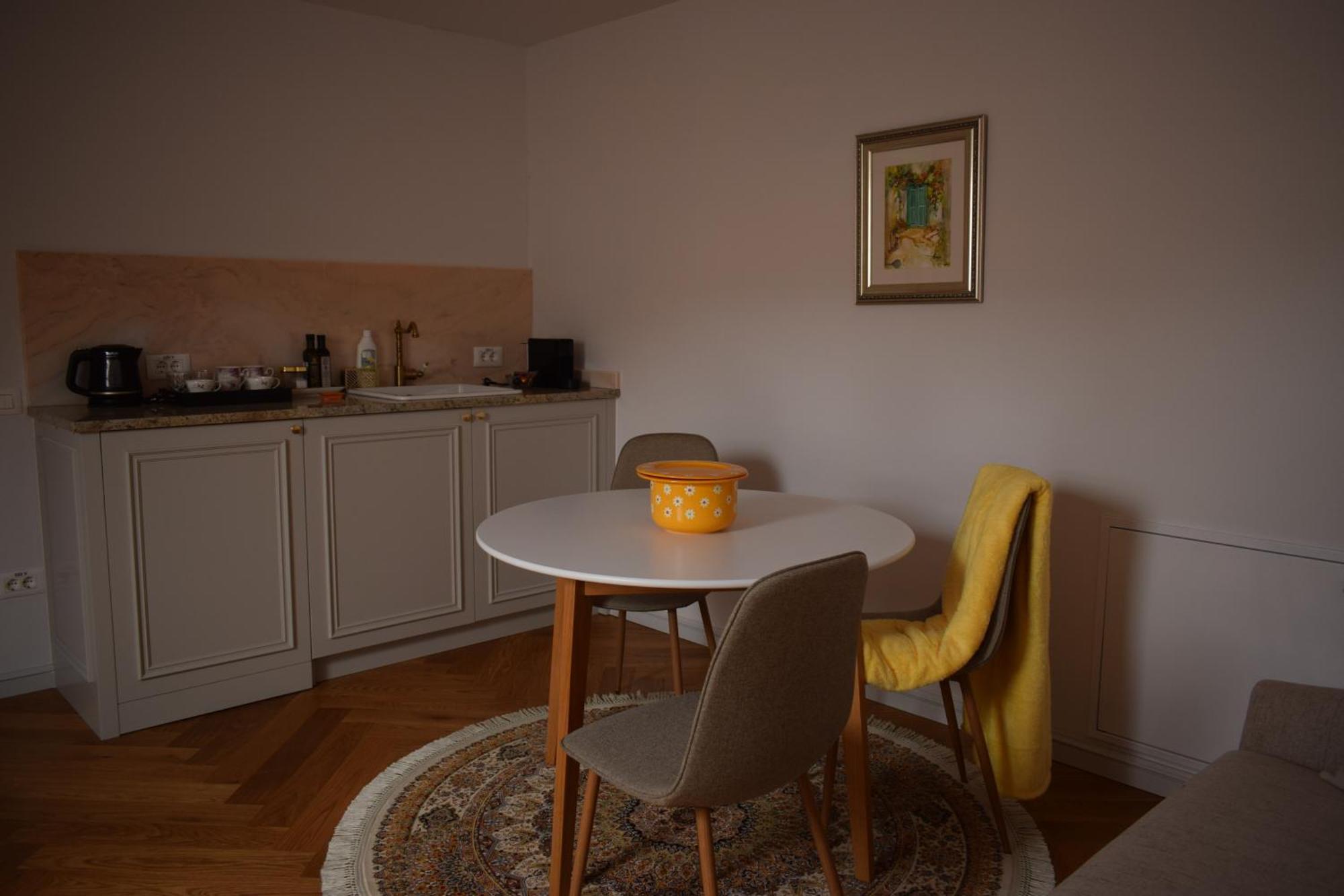 Augsburg Apart Piatra Neamţ Extérieur photo