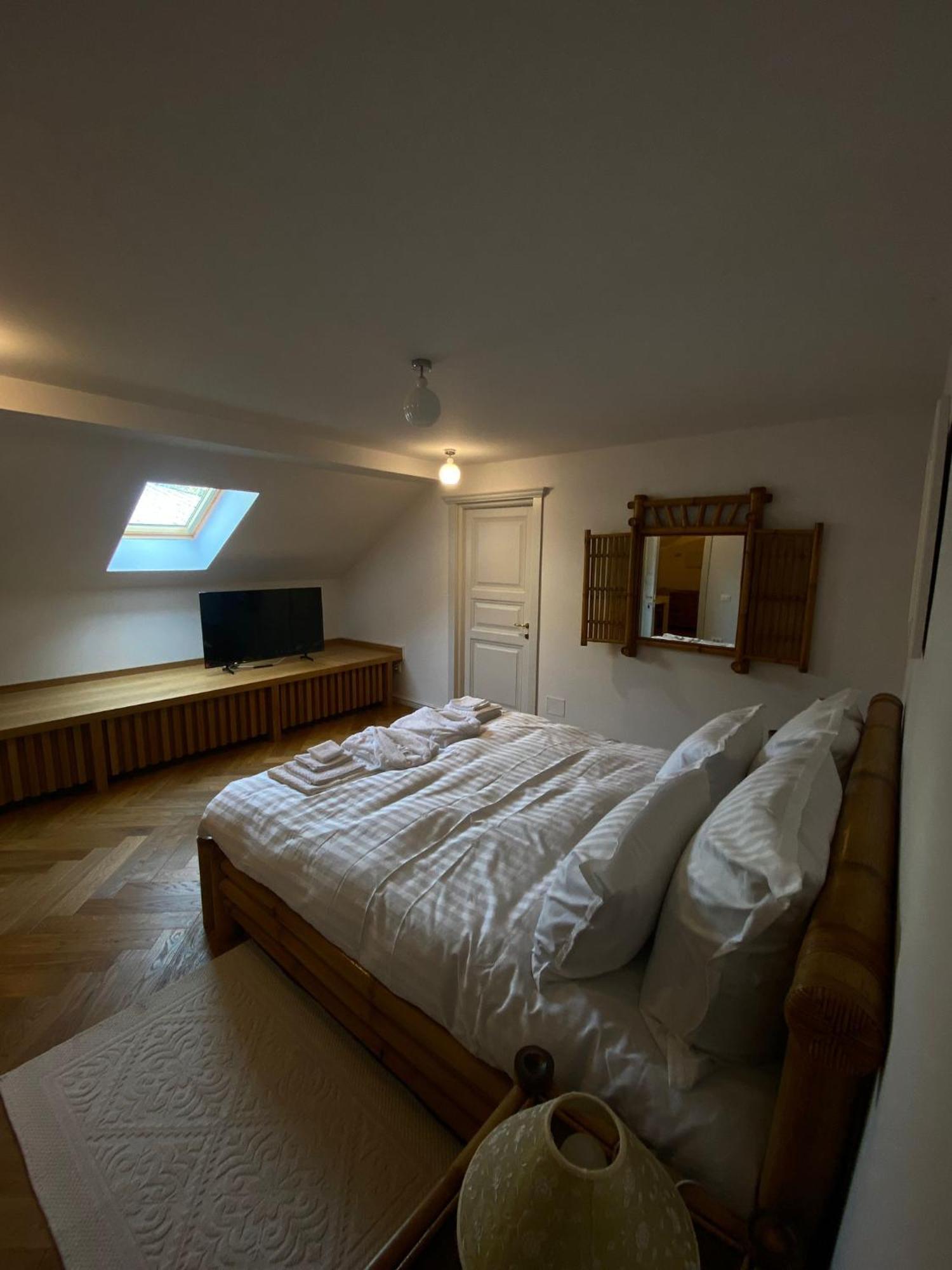 Augsburg Apart Piatra Neamţ Extérieur photo