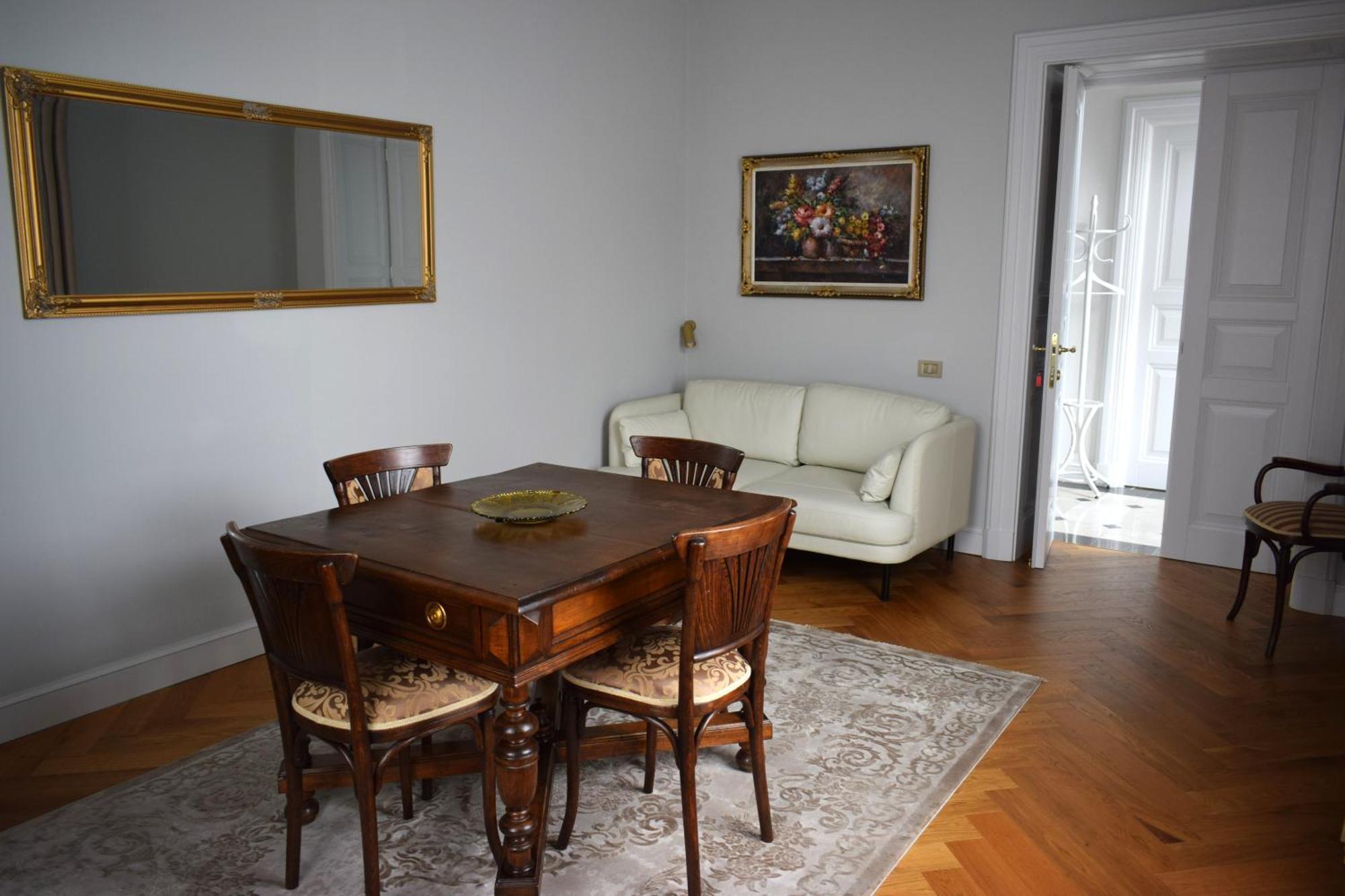 Augsburg Apart Piatra Neamţ Extérieur photo